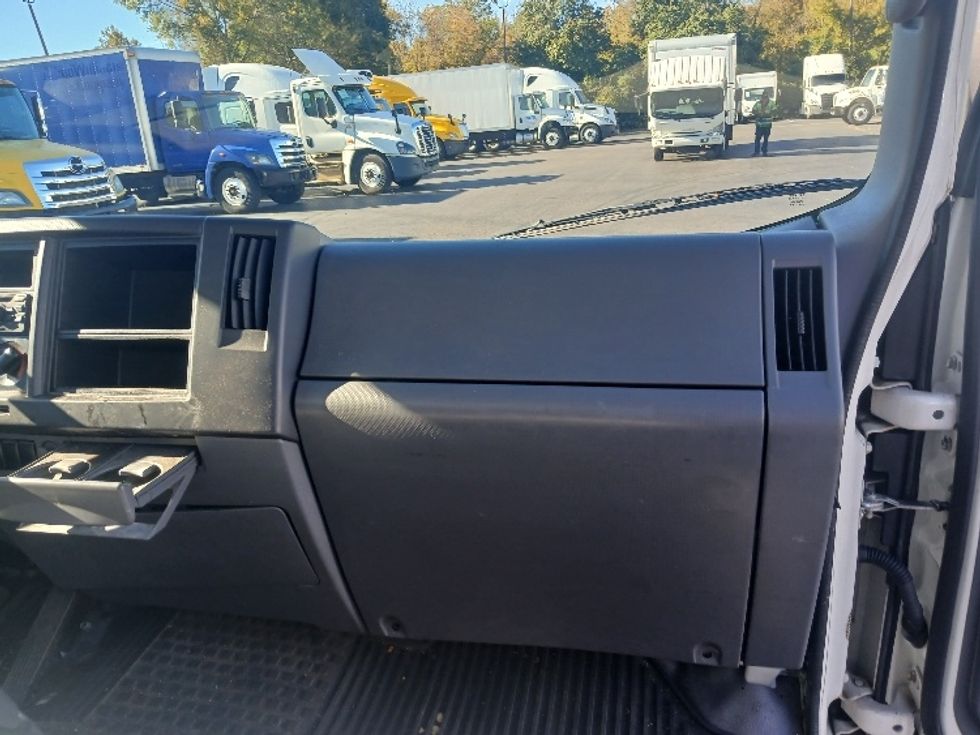 Medium Duty Box Truck-Light and Medium Duty Trucks-Isuzu-2019-NRR-Greensboro-NC-150,394\n\t\tmiles-$ 37,000 - Image 20