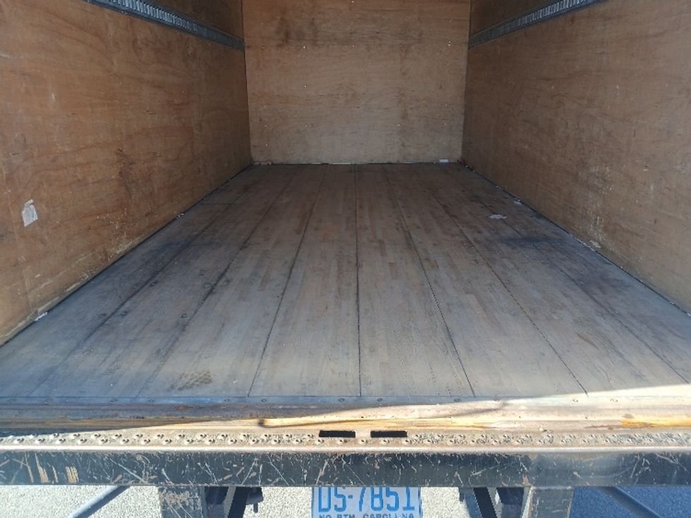 Medium Duty Box Truck-Light and Medium Duty Trucks-Isuzu-2019-NRR-Greensboro-NC-150,394\n\t\tmiles-$ 37,000 - Image 9