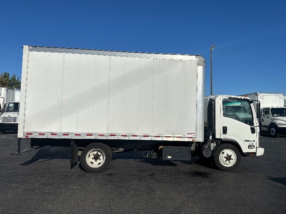 Medium Duty Box Truck-Light and Medium Duty Trucks-Isuzu-2019-NRR-Greensboro-NC-156,648\n\t\tmiles-$ 35,750 - Image 14