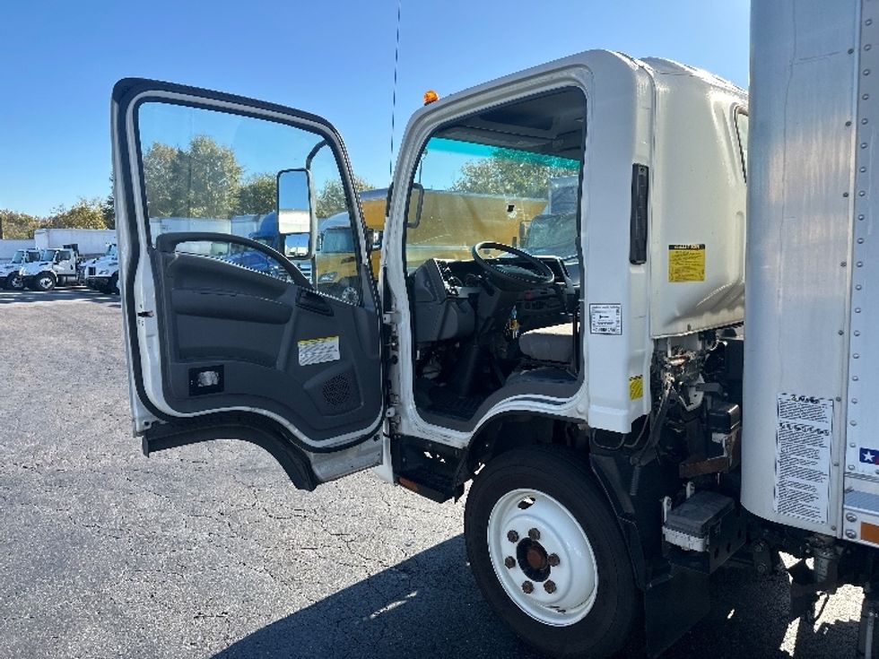 Medium Duty Box Truck-Light and Medium Duty Trucks-Isuzu-2019-NRR-Greensboro-NC-156,648\n\t\tmiles-$ 35,750 - Image 15