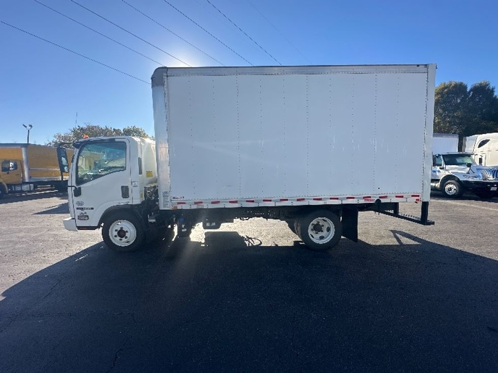 Medium Duty Box Truck-Light and Medium Duty Trucks-Isuzu-2019-NRR-Greensboro-NC-156,648\n\t\tmiles-$ 35,750 - Image 4
