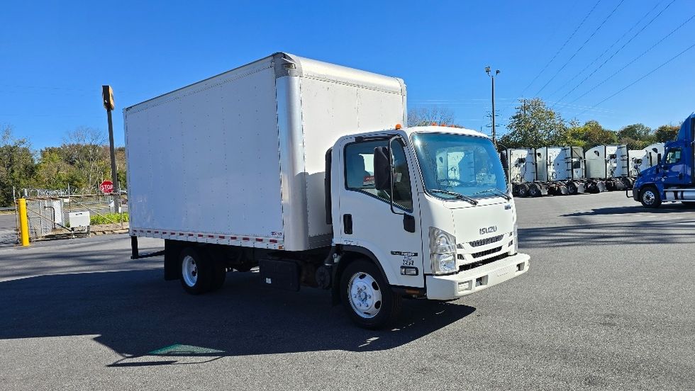 Medium Duty Box Truck-Light and Medium Duty Trucks-Isuzu-2019-NRR-Greensboro-NC-180,047\n\t\tmiles-$ 30,500 - Image 1
