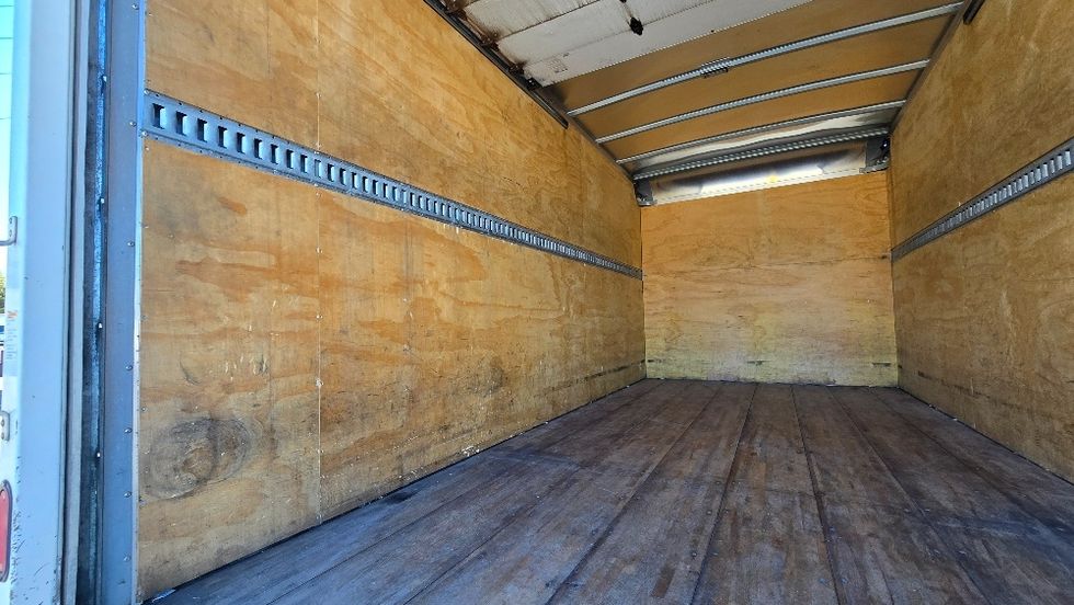 Medium Duty Box Truck-Light and Medium Duty Trucks-Isuzu-2019-NRR-Greensboro-NC-180,047\n\t\tmiles-$ 30,500 - Image 10
