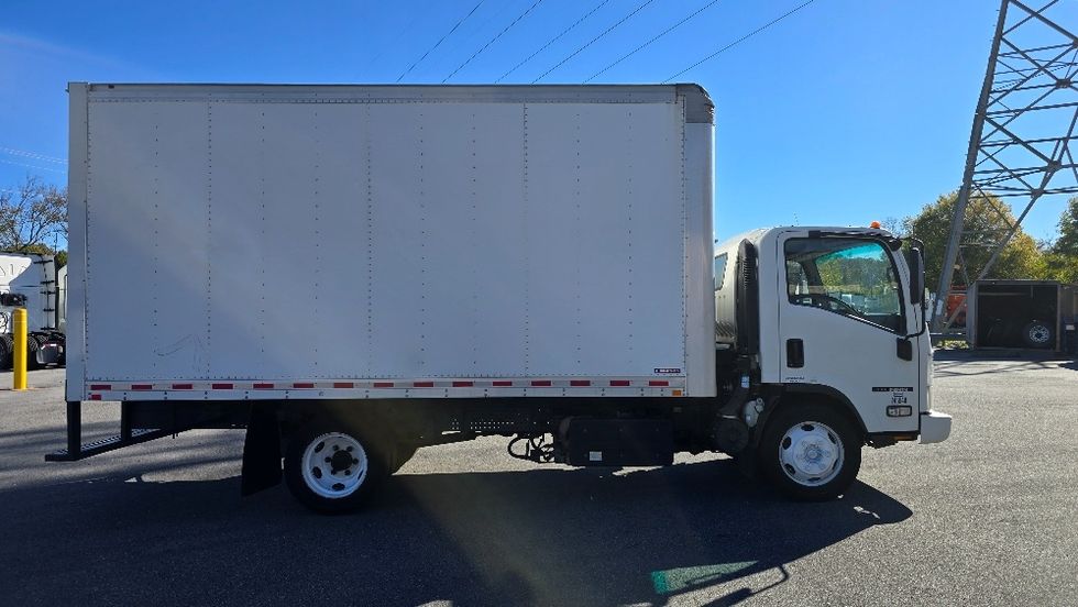 Medium Duty Box Truck-Light and Medium Duty Trucks-Isuzu-2019-NRR-Greensboro-NC-180,047\n\t\tmiles-$ 30,500 - Image 14