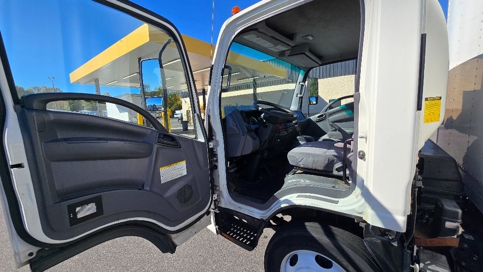 Medium Duty Box Truck-Light and Medium Duty Trucks-Isuzu-2019-NRR-Greensboro-NC-180,047\n\t\tmiles-$ 30,500 - Image 15