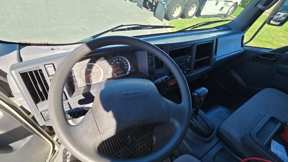 Medium Duty Box Truck-Light and Medium Duty Trucks-Isuzu-2019-NRR-Greensboro-NC-180,047\n\t\tmiles-$ 30,500 - Image 16