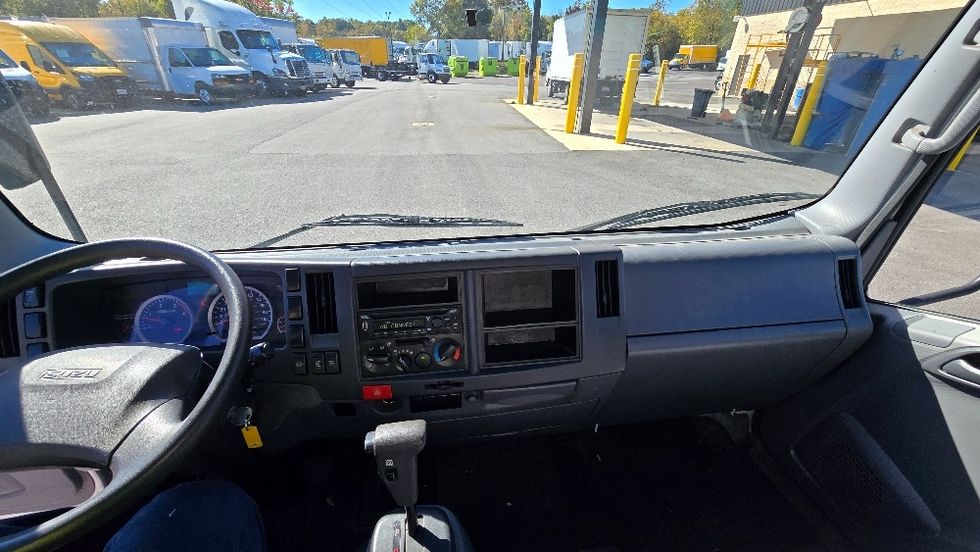 Medium Duty Box Truck-Light and Medium Duty Trucks-Isuzu-2019-NRR-Greensboro-NC-180,047\n\t\tmiles-$ 30,500 - Image 17
