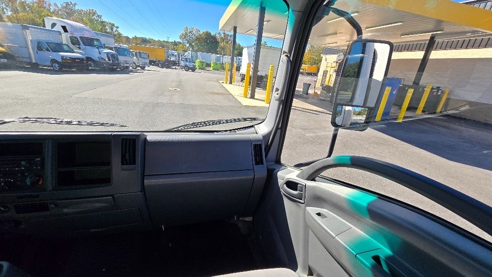 Medium Duty Box Truck-Light and Medium Duty Trucks-Isuzu-2019-NRR-Greensboro-NC-180,047\n\t\tmiles-$ 30,500 - Image 20