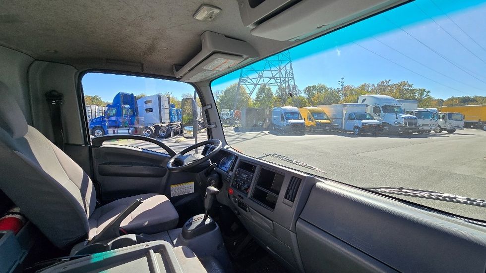 Medium Duty Box Truck-Light and Medium Duty Trucks-Isuzu-2019-NRR-Greensboro-NC-180,047\n\t\tmiles-$ 30,500 - Image 21