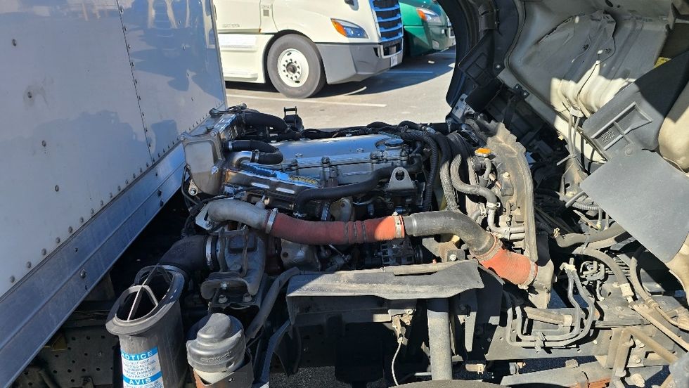 Medium Duty Box Truck-Light and Medium Duty Trucks-Isuzu-2019-NRR-Greensboro-NC-180,047\n\t\tmiles-$ 30,500 - Image 22