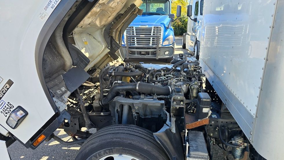 Medium Duty Box Truck-Light and Medium Duty Trucks-Isuzu-2019-NRR-Greensboro-NC-180,047\n\t\tmiles-$ 30,500 - Image 23