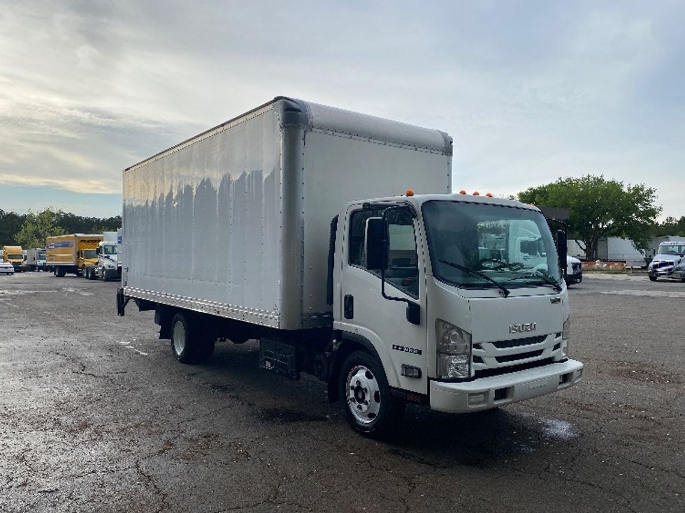 2019 Isuzu NRR Medium Duty Box Truck