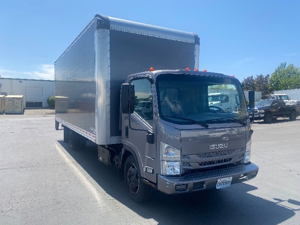Medium Duty Box Truck-Light and Medium Duty Trucks-Isuzu-2019-NRR-Kent-WA-108,125\n\t\tmiles-$ 44,000 - Image 1