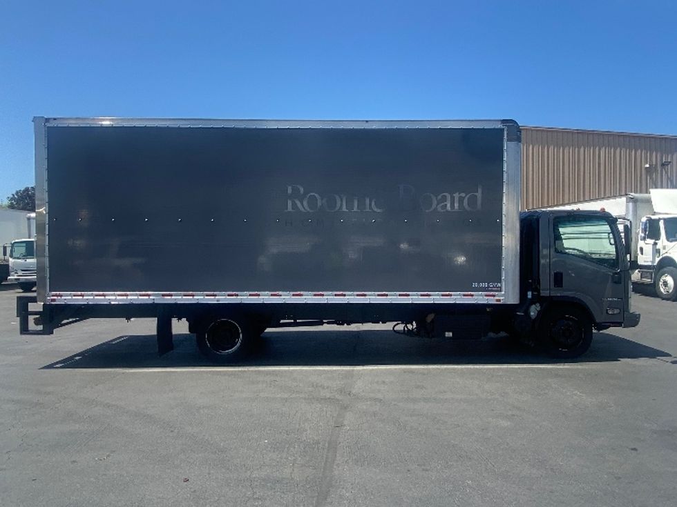 Medium Duty Box Truck-Light and Medium Duty Trucks-Isuzu-2019-NRR-Kent-WA-108,125\n\t\tmiles-$ 44,000 - Image 15