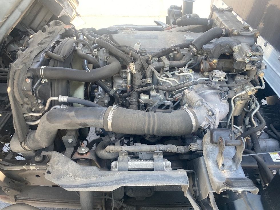 Medium Duty Box Truck-Light and Medium Duty Trucks-Isuzu-2019-NRR-Kent-WA-108,125\n\t\tmiles-$ 44,000 - Image 24