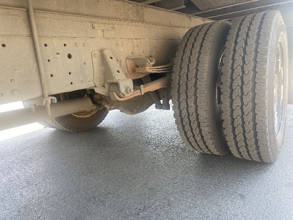 Medium Duty Box Truck-Light and Medium Duty Trucks-Isuzu-2019-NRR-Kent-WA-108,125\n\t\tmiles-$ 44,000 - Image 5