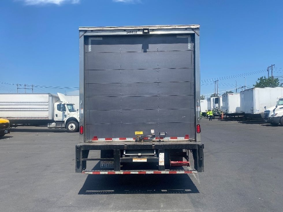 Medium Duty Box Truck-Light and Medium Duty Trucks-Isuzu-2019-NRR-Kent-WA-108,125\n\t\tmiles-$ 44,000 - Image 7