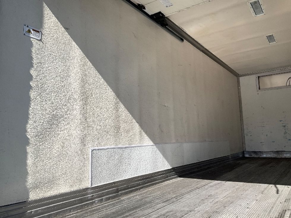 Medium Duty Box Truck-Light and Medium Duty Trucks-Isuzu-2019-NRR-Kent-WA-113,534\n\t\tmiles-$ 40,500 - Image 11