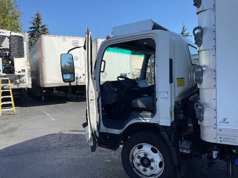 Medium Duty Box Truck-Light and Medium Duty Trucks-Isuzu-2019-NRR-Kent-WA-113,534\n\t\tmiles-$ 40,500 - Image 16