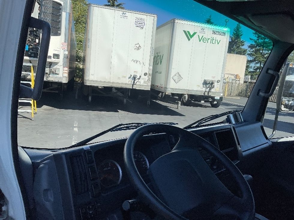 Medium Duty Box Truck-Light and Medium Duty Trucks-Isuzu-2019-NRR-Kent-WA-113,534\n\t\tmiles-$ 40,500 - Image 17
