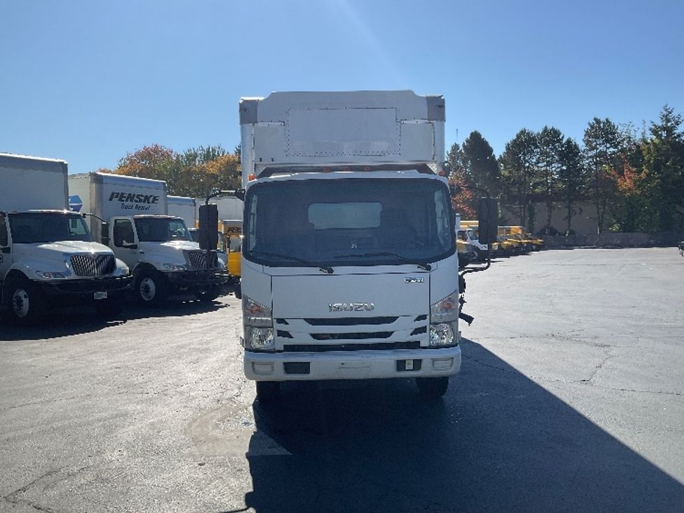 Medium Duty Box Truck-Light and Medium Duty Trucks-Isuzu-2019-NRR-Kent-WA-113,534\n\t\tmiles-$ 40,500 - Image 2