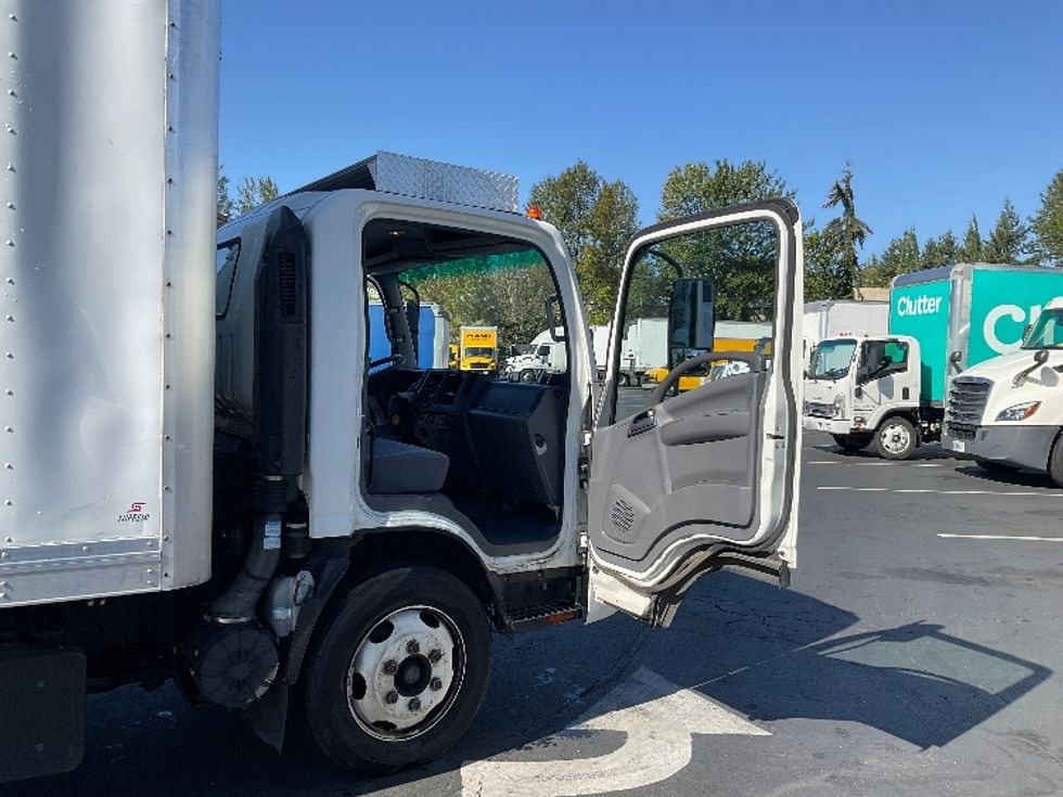 Medium Duty Box Truck-Light and Medium Duty Trucks-Isuzu-2019-NRR-Kent-WA-113,534\n\t\tmiles-$ 40,500 - Image 20