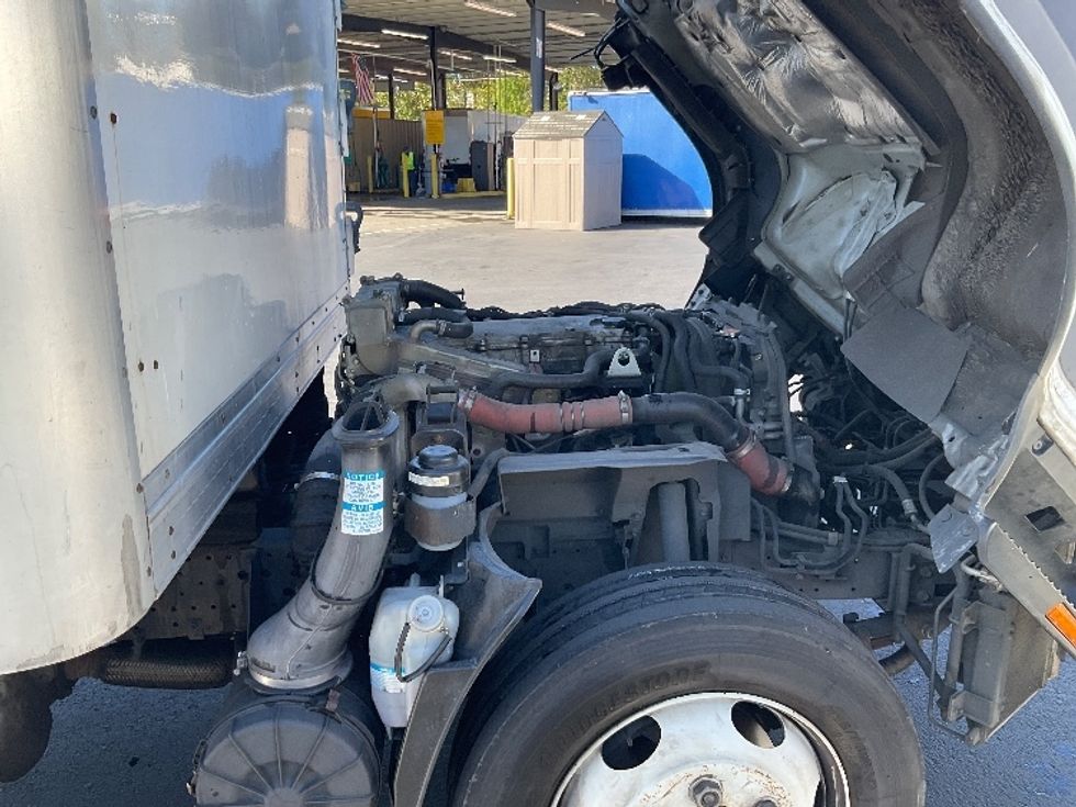 Medium Duty Box Truck-Light and Medium Duty Trucks-Isuzu-2019-NRR-Kent-WA-113,534\n\t\tmiles-$ 40,500 - Image 23