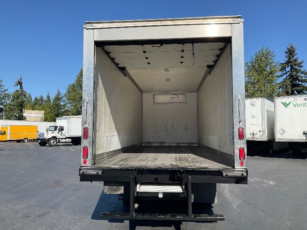 Medium Duty Box Truck-Light and Medium Duty Trucks-Isuzu-2019-NRR-Kent-WA-113,534\n\t\tmiles-$ 40,500 - Image 8