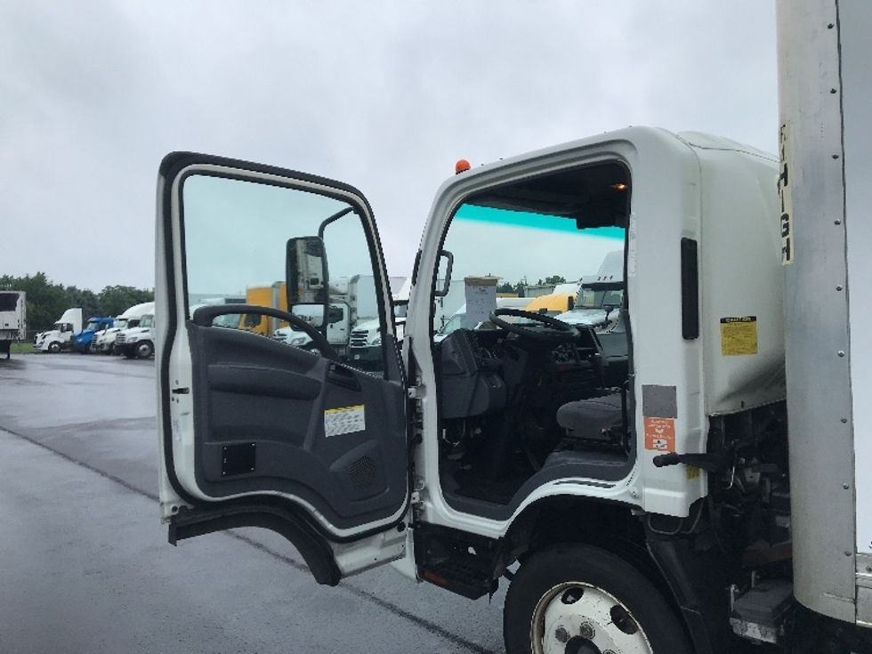 Medium Duty Box Truck-Light and Medium Duty Trucks-Isuzu-2019-NRR-Lancaster-PA-228,000\n\t\tmiles-$ 21,000 - Image 16