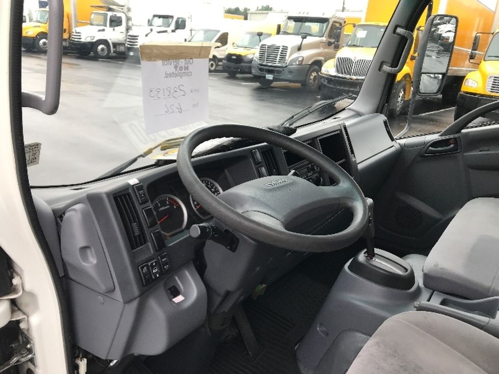 Medium Duty Box Truck-Light and Medium Duty Trucks-Isuzu-2019-NRR-Lancaster-PA-228,000\n\t\tmiles-$ 21,000 - Image 17