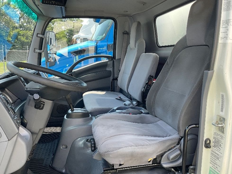 Medium Duty Box Truck-Light and Medium Duty Trucks-Isuzu-2019-NRR-Lancaster-PA-228,000\n\t\tmiles-$ 21,000 - Image 19