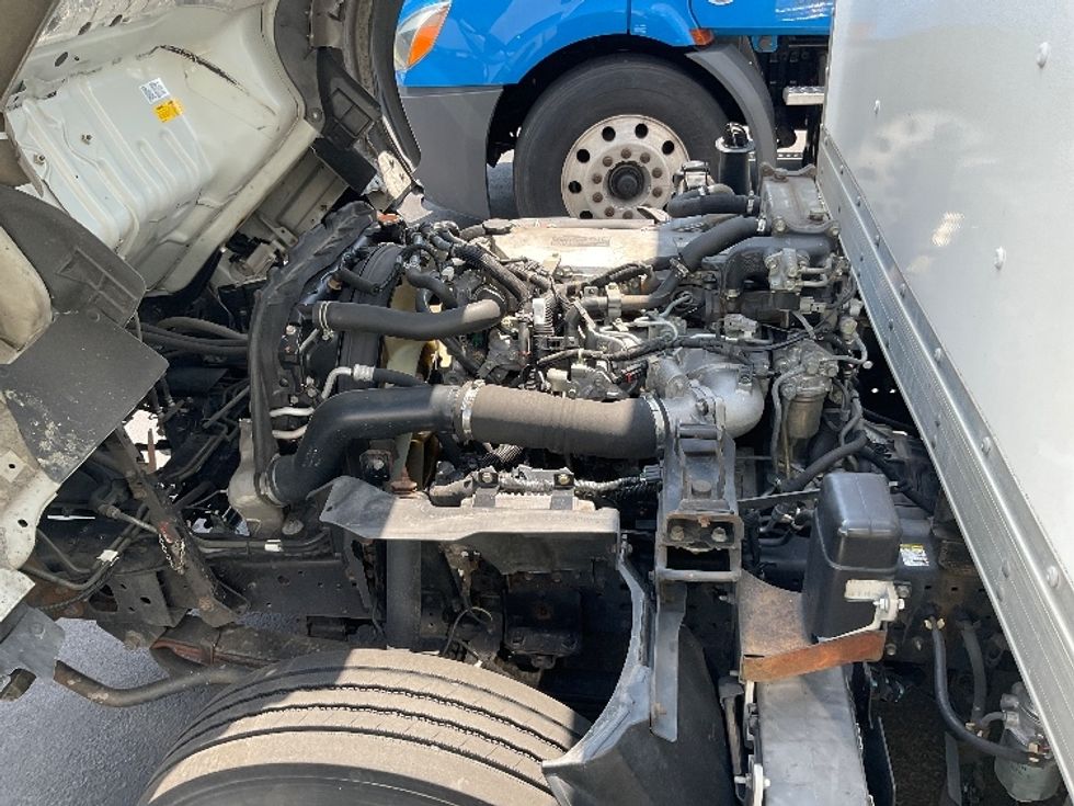 Medium Duty Box Truck-Light and Medium Duty Trucks-Isuzu-2019-NRR-Lancaster-PA-228,000\n\t\tmiles-$ 21,000 - Image 24