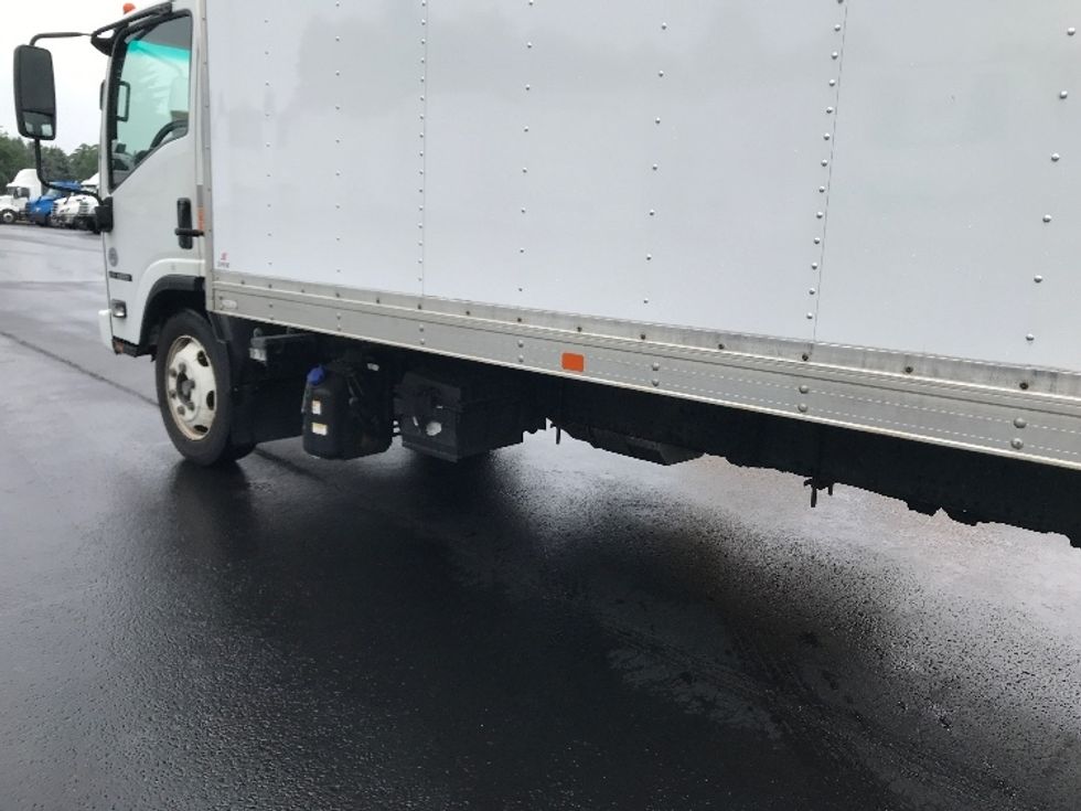 Medium Duty Box Truck-Light and Medium Duty Trucks-Isuzu-2019-NRR-Lancaster-PA-228,000\n\t\tmiles-$ 21,000 - Image 5