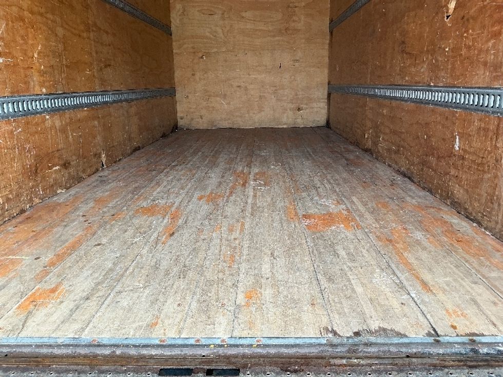 Medium Duty Box Truck-Light and Medium Duty Trucks-Isuzu-2019-NRR-Mebane-NC-122,282\n\t\tmiles-$ 44,250 - Image 10