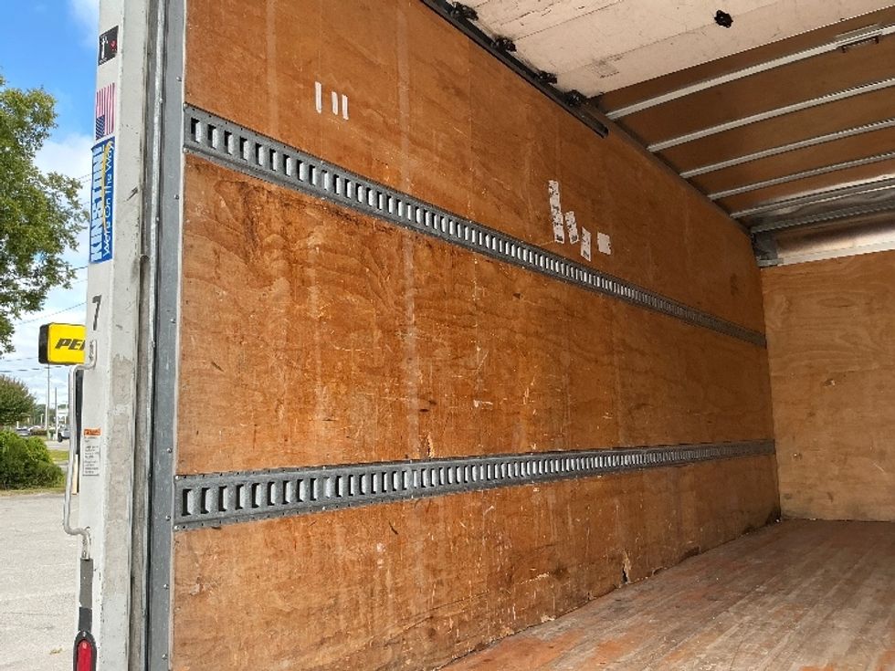 Medium Duty Box Truck-Light and Medium Duty Trucks-Isuzu-2019-NRR-Mebane-NC-122,282\n\t\tmiles-$ 44,250 - Image 11