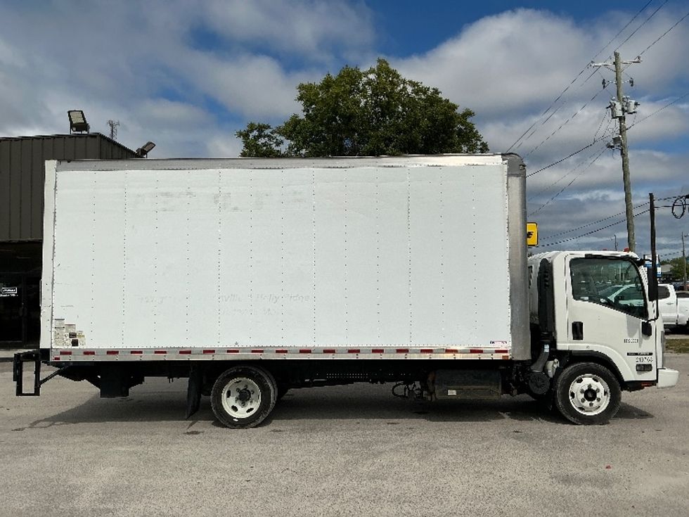 Medium Duty Box Truck-Light and Medium Duty Trucks-Isuzu-2019-NRR-Mebane-NC-122,282\n\t\tmiles-$ 44,250 - Image 15