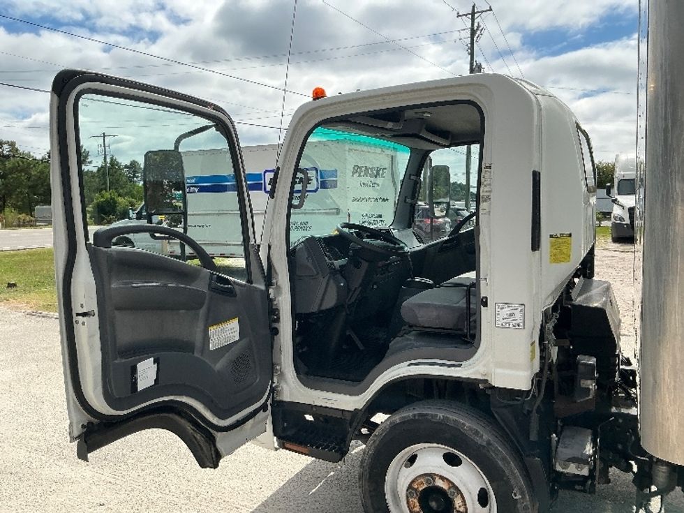 Medium Duty Box Truck-Light and Medium Duty Trucks-Isuzu-2019-NRR-Mebane-NC-122,282\n\t\tmiles-$ 44,250 - Image 16