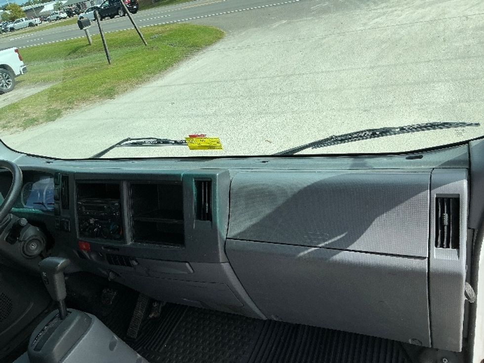 Medium Duty Box Truck-Light and Medium Duty Trucks-Isuzu-2019-NRR-Mebane-NC-122,282\n\t\tmiles-$ 44,250 - Image 21