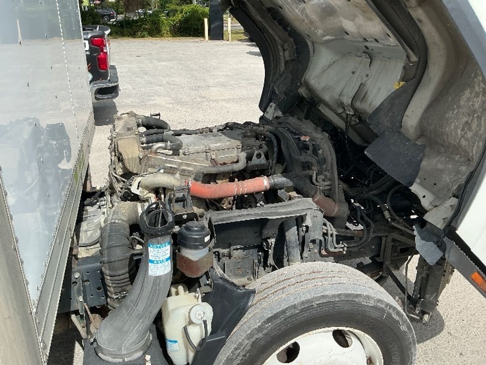 Medium Duty Box Truck-Light and Medium Duty Trucks-Isuzu-2019-NRR-Mebane-NC-122,282\n\t\tmiles-$ 44,250 - Image 23