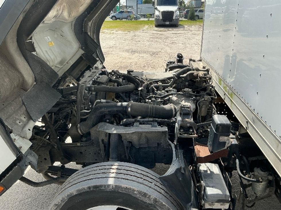 Medium Duty Box Truck-Light and Medium Duty Trucks-Isuzu-2019-NRR-Mebane-NC-122,282\n\t\tmiles-$ 44,250 - Image 24