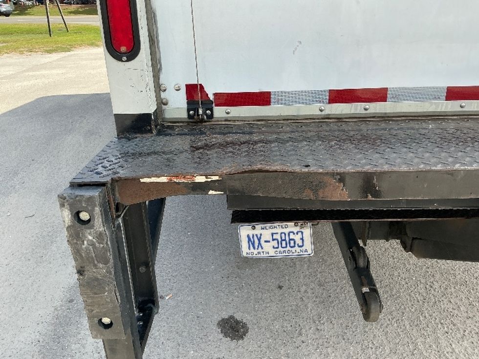 Medium Duty Box Truck-Light and Medium Duty Trucks-Isuzu-2019-NRR-Mebane-NC-122,282\n\t\tmiles-$ 44,250 - Image 25