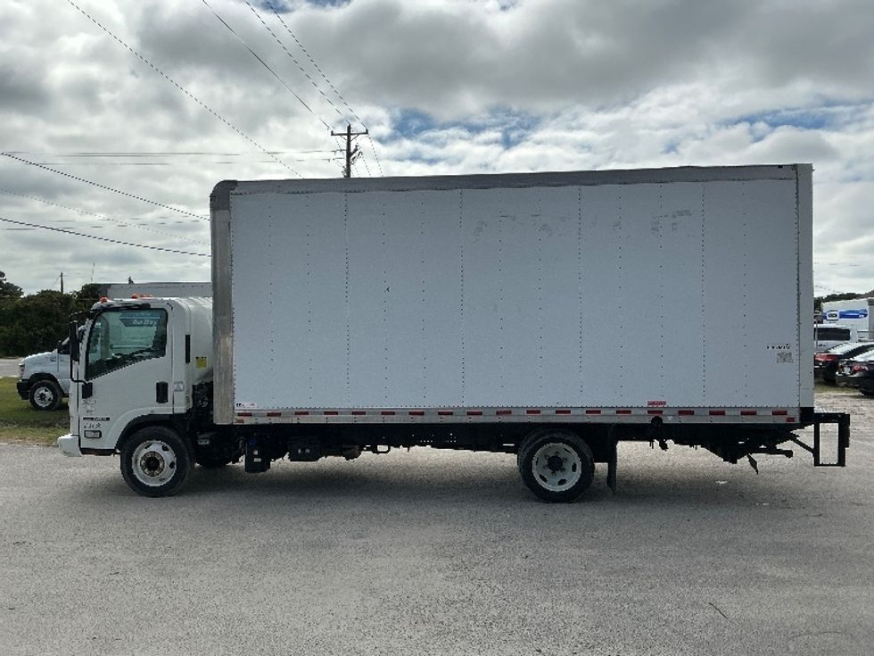 Medium Duty Box Truck-Light and Medium Duty Trucks-Isuzu-2019-NRR-Mebane-NC-122,282\n\t\tmiles-$ 44,250 - Image 4