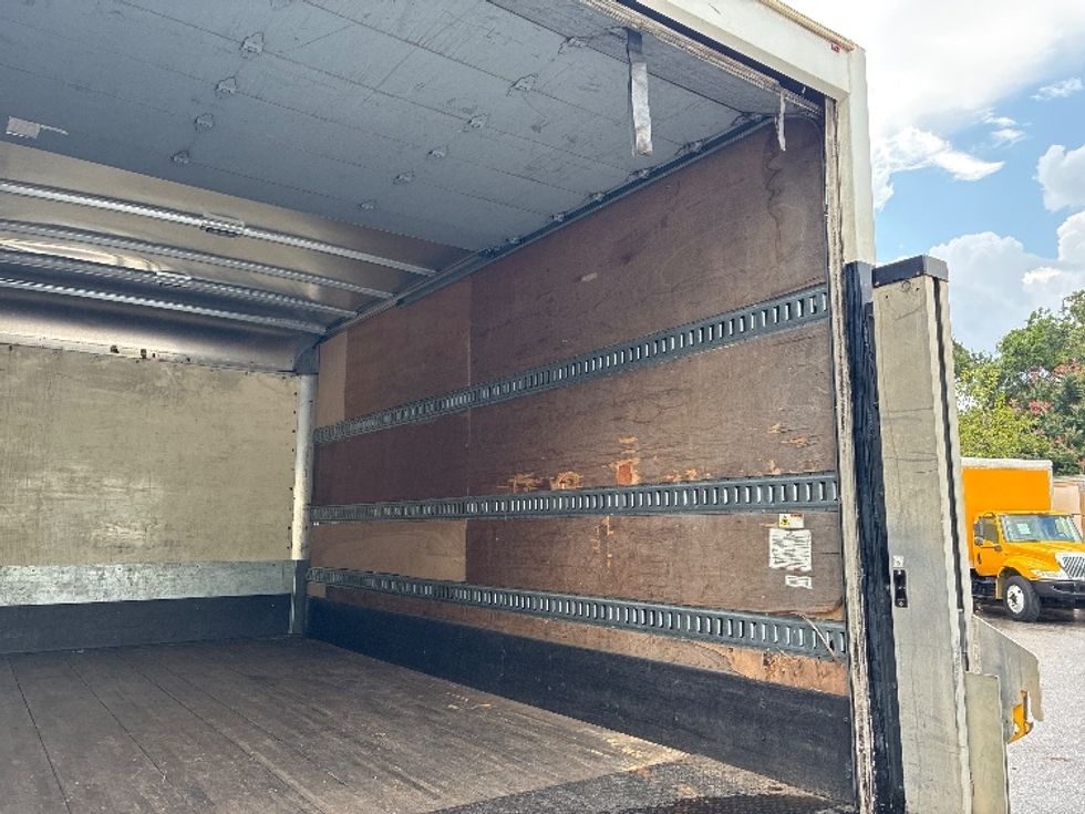 Medium Duty Box Truck-Light and Medium Duty Trucks-Isuzu-2019-NRR-Mobile-AL-109,917\n\t\tmiles-$ 45,750 - Image 12