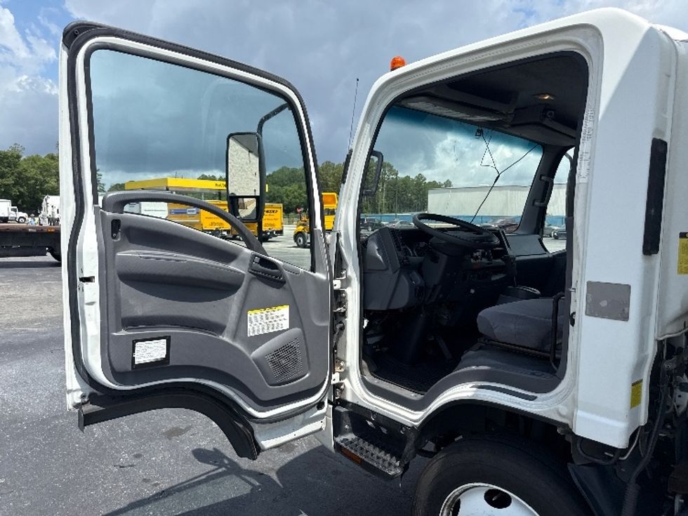 Medium Duty Box Truck-Light and Medium Duty Trucks-Isuzu-2019-NRR-Mobile-AL-109,917\n\t\tmiles-$ 45,750 - Image 16