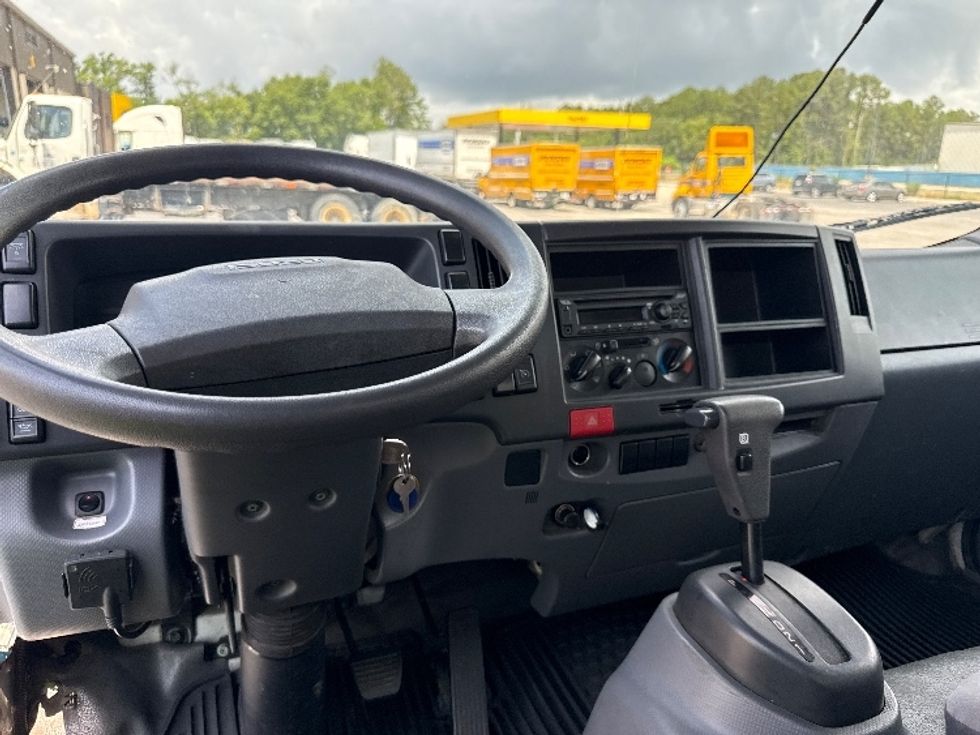 Medium Duty Box Truck-Light and Medium Duty Trucks-Isuzu-2019-NRR-Mobile-AL-109,917\n\t\tmiles-$ 45,750 - Image 18