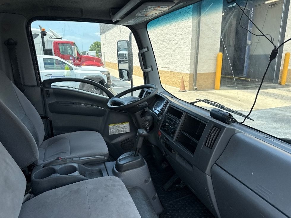 Medium Duty Box Truck-Light and Medium Duty Trucks-Isuzu-2019-NRR-Mobile-AL-109,917\n\t\tmiles-$ 45,750 - Image 22