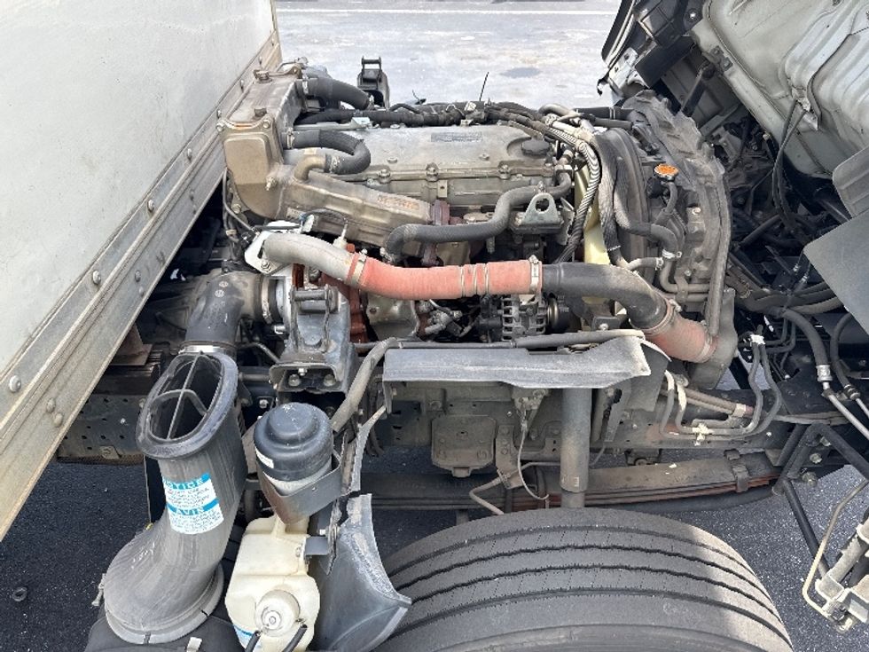 Medium Duty Box Truck-Light and Medium Duty Trucks-Isuzu-2019-NRR-Mobile-AL-109,917\n\t\tmiles-$ 45,750 - Image 23