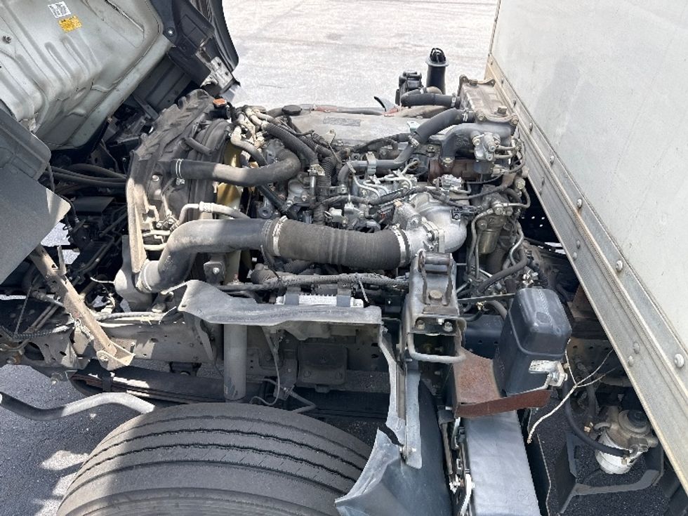 Medium Duty Box Truck-Light and Medium Duty Trucks-Isuzu-2019-NRR-Mobile-AL-109,917\n\t\tmiles-$ 45,750 - Image 24