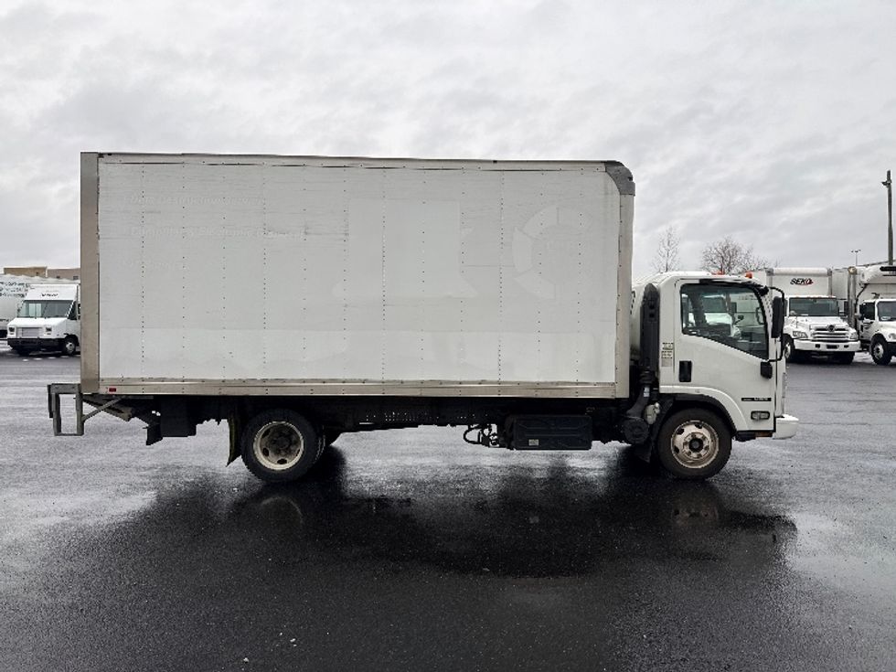 Medium Duty Box Truck-Light and Medium Duty Trucks-Isuzu-2019-NRR-Philadelphia-PA-163,013\n\t\tmiles-$ 33,750 - Image 15
