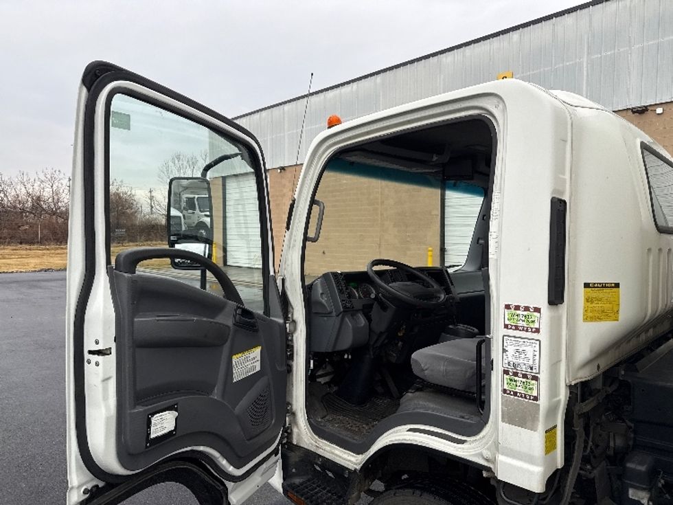 Medium Duty Box Truck-Light and Medium Duty Trucks-Isuzu-2019-NRR-Philadelphia-PA-163,013\n\t\tmiles-$ 33,750 - Image 16